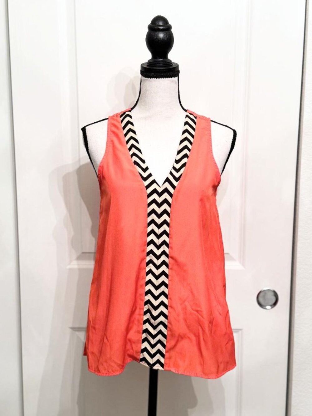 Diba Be Orange Black Chevron V-Neck Sleeveless Blouse Top, Size S